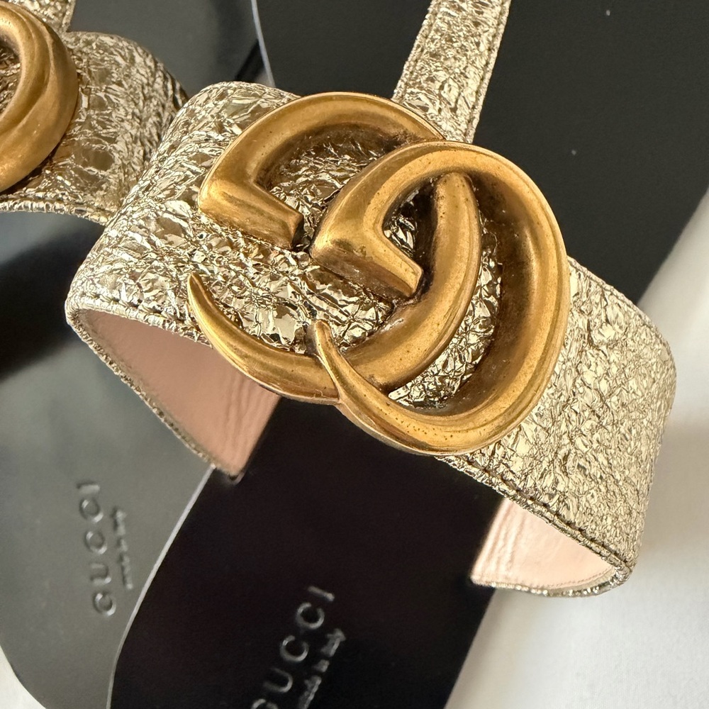 Gucci Women's Black and Gold Sandals - Picture 2 of 5